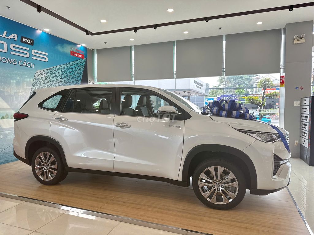 INNOVA CROSS | Tặng bảo hiểm | Phụ Kiện. Mua bán Ô tô tại Thành phố Thủ Đức Tp Hồ Chí Minh được đăng bởi Hiếu Trả Góp Xe hình 4