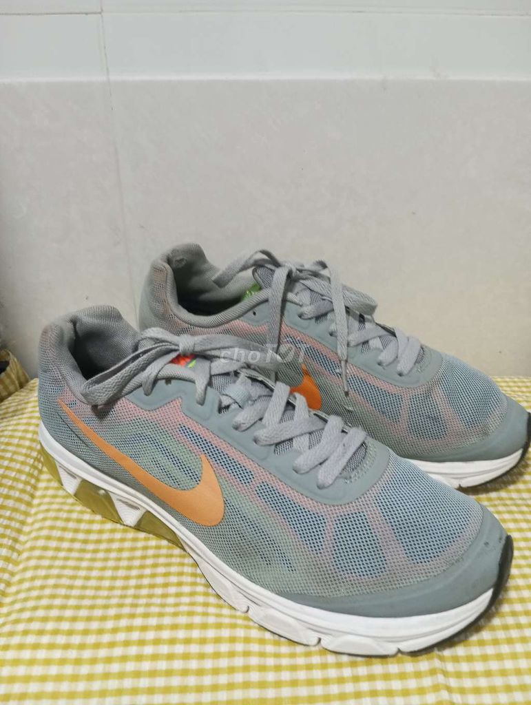 Giày thể thao Nike