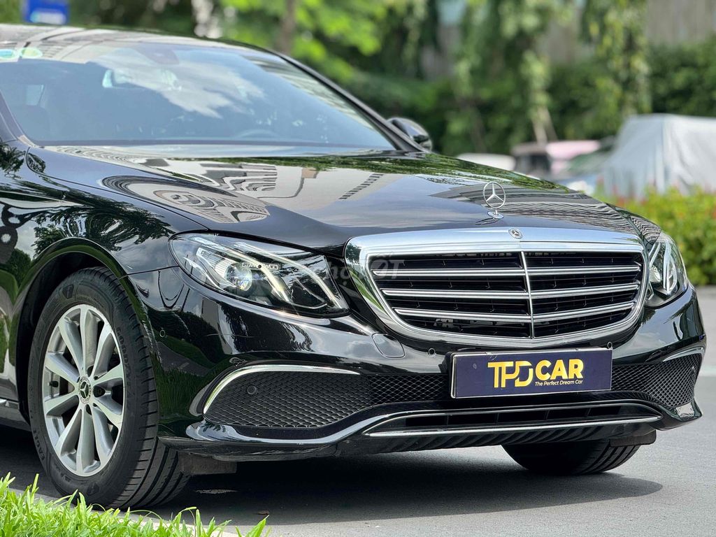 Mercedes E200 2019 Đen Nâu - 23.500km - 1 Chủ. Mua bán Ô tô tại Quận Bình Tân Tp Hồ Chí Minh được đăng bởi Huỳnh Thiên Bảo hình 2