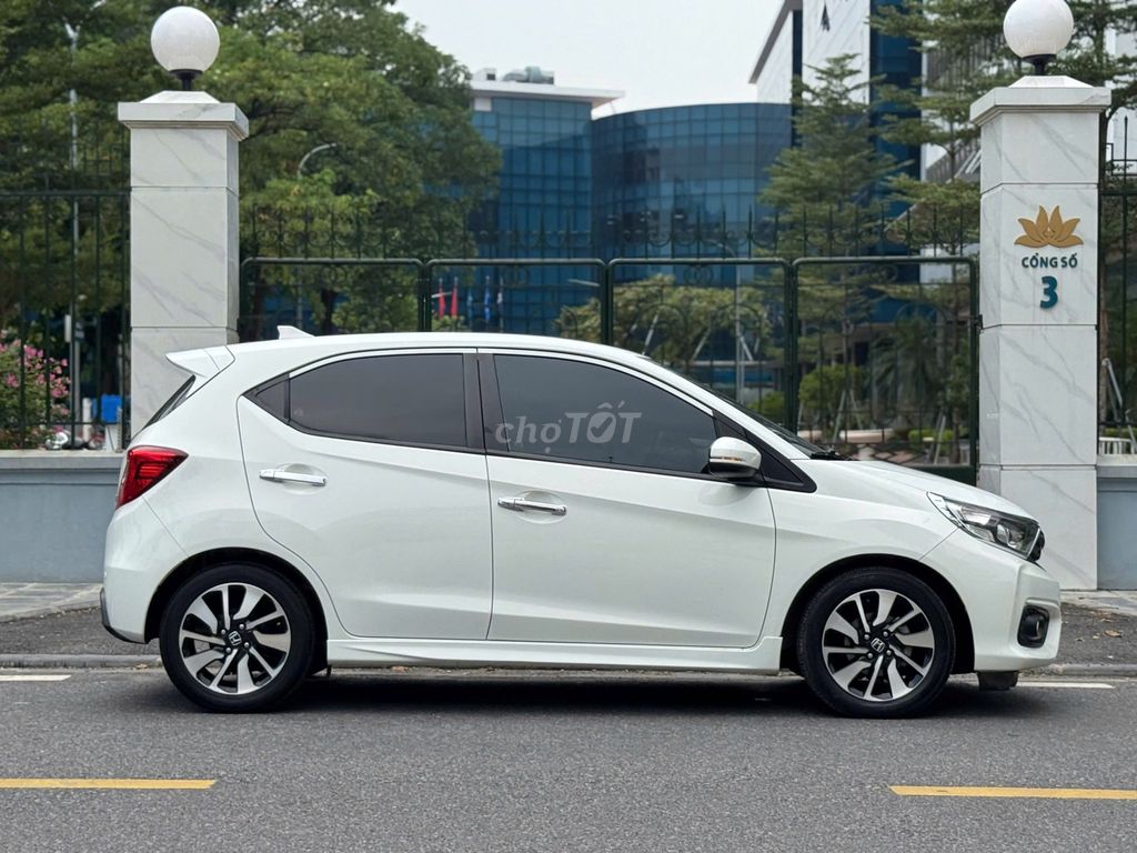 Honda Brio RS 2020 màu trắng, 60.000 km. Mua bán Ô tô tại Quận Long Biên Hà Nội được đăng bởi PHÚC LÂM  AUTO hình 3