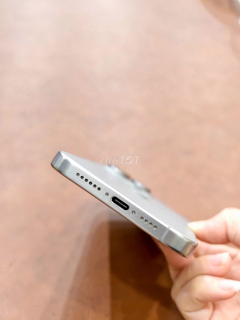 Iphone 15 Pro Max 256gb Vna màu Xám đẹp 98%. Mua bán Điện thoại tại Quận Đống Đa Hà Nội được đăng bởi Hn Store hình 1