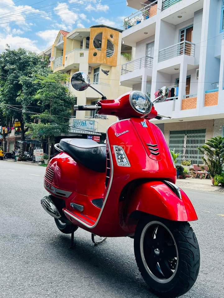 Пьяджо GTS 3Vie 125 2014 красный