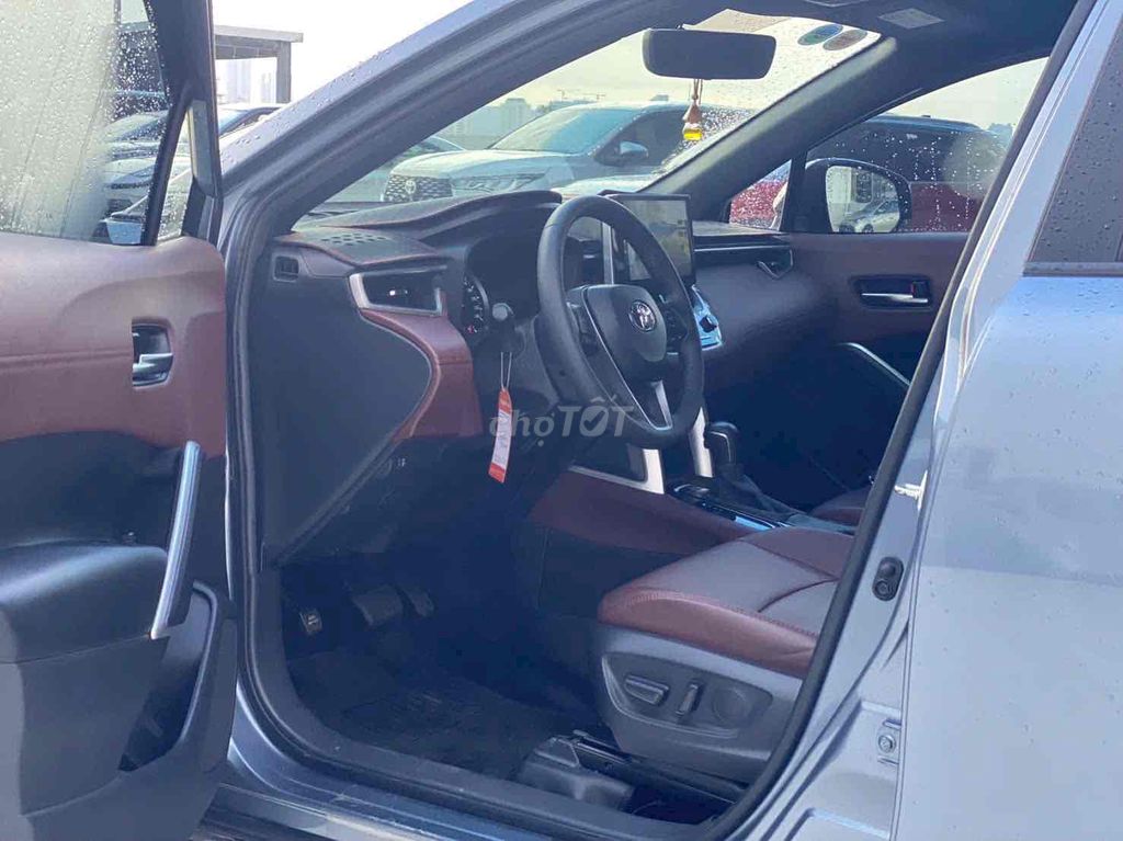 Toyota Corolla Cross 1.8G 2022 LƯỚT CHỈ 14.850km. Mua bán Ô tô tại Quận Bình Thạnh Tp Hồ Chí Minh được đăng bởi Tâm Toyota Tân Cảng Xe Qua Sử Dụng Chính Hãng hình 8