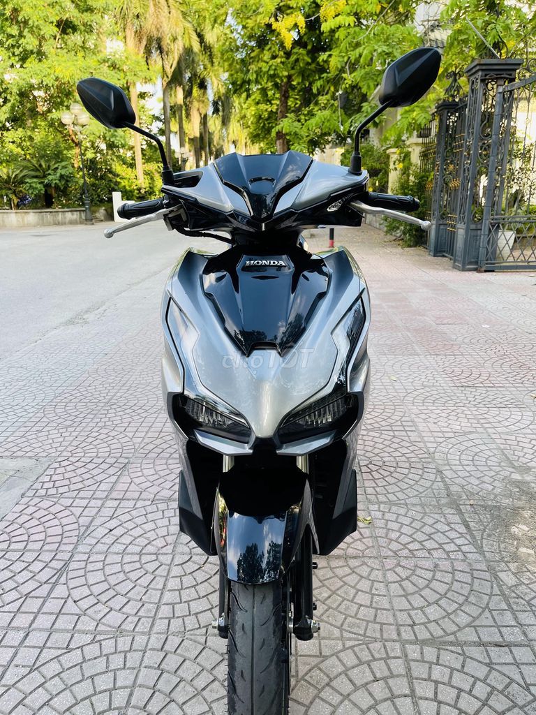 Оригинальная красота Honda Airblade 125 2023 Серый цинк