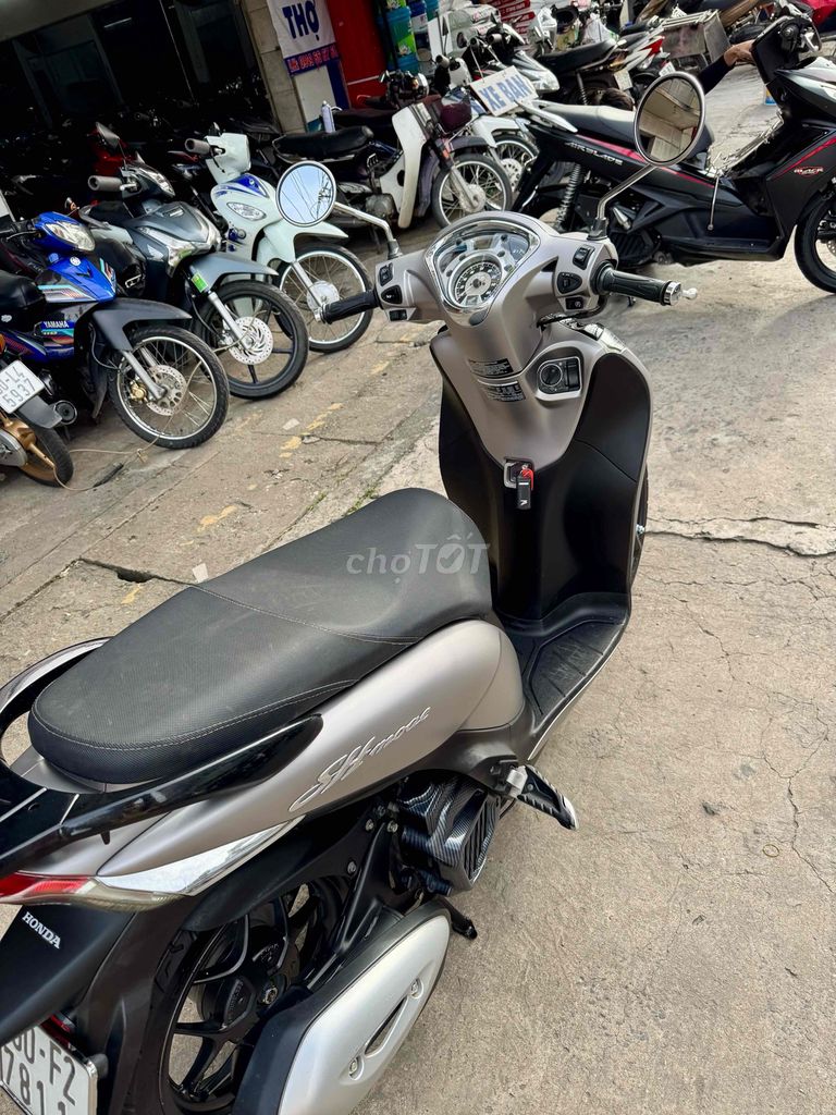 🔵🔵 SH Mode bạc đen đký cuối 2018 rất đẹp có góp. Mua bán Xe máy tại Thành phố Biên Hòa Đồng Nai được đăng bởi XE MÁY CŨ THÀNH MỸ  hình 11