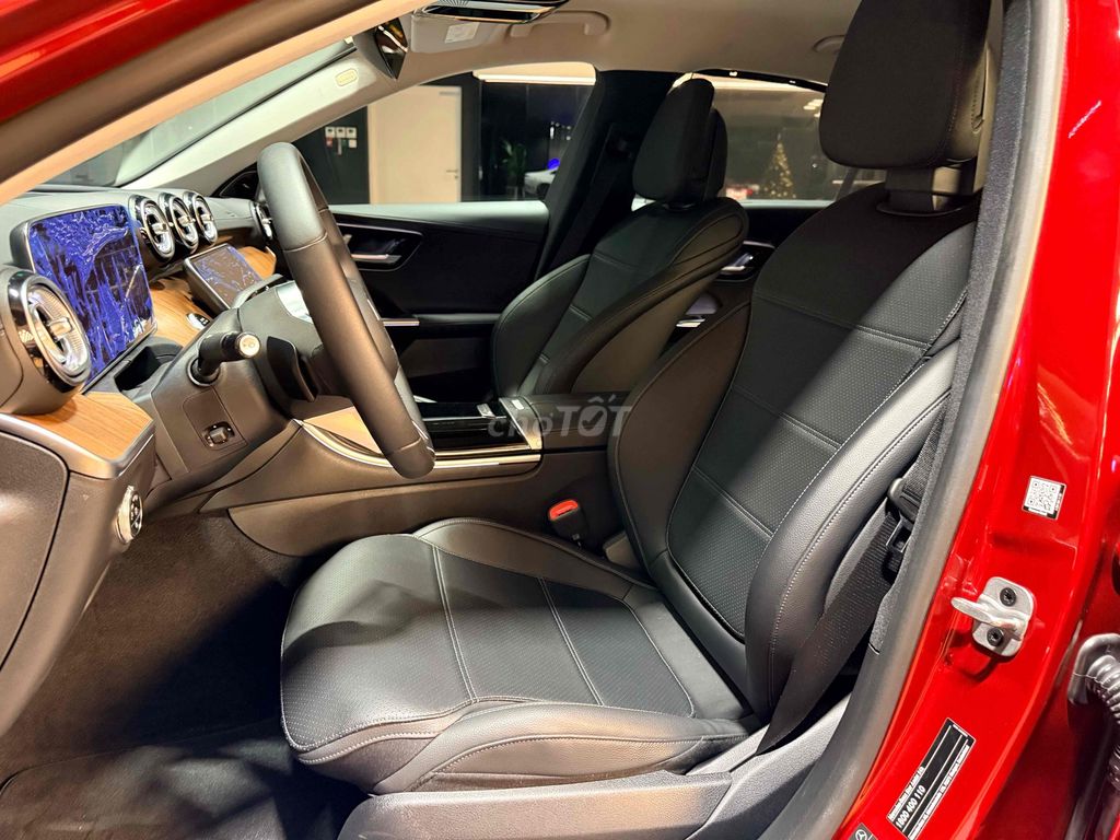 Mercedes-Benz C200 Avantgarde Plus 2023 Đỏ. Mua bán Ô tô tại Quận 7 Tp Hồ Chí Minh được đăng bởi Lâm Hoàng  hình 6