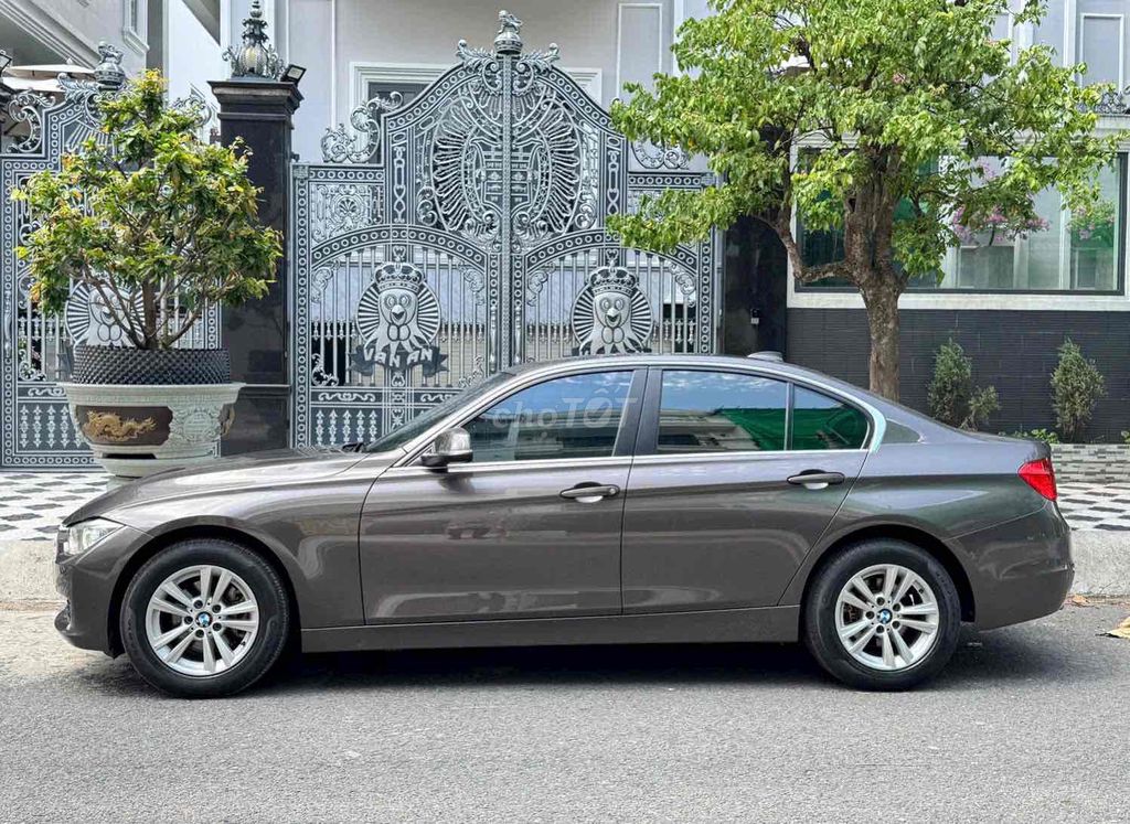 BMW 320i 2014 Серый 66.000 км