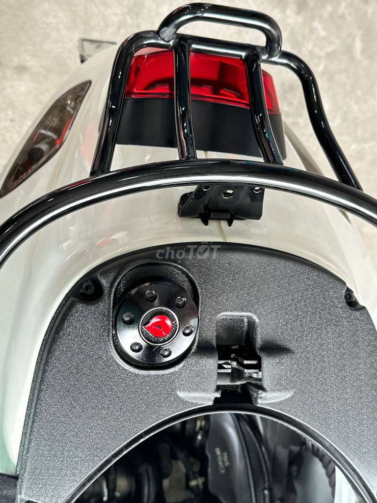 Vespa ( e có bán góp ). Mua bán Xe máy tại Quận Ninh Kiều Cần Thơ được đăng bởi MINH THIỆN bán xe trả góp hình 3