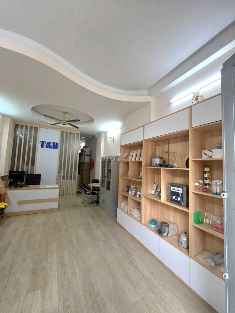 Аренда · 4 комн. · 60 м² · Quận 8, ул. Đường Tạ Quang Bửu