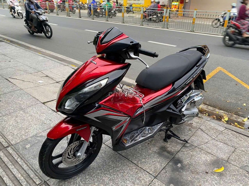 Honda Air Blade FI 2014 Красно-черный б/у