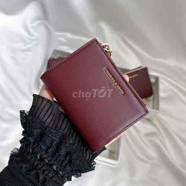 Ví Charles & Keith Nữ Đỏ đô. Mua bán Túi xách tại Quận Ba Đình Hà Nội được đăng bởi Ngô Hoàng Anh hình 1