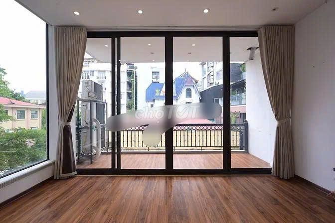 Cho thuê nhà mặt phố Tây Hồ, KD đa dạng, 120m2 thông sàn, dễ nhận diện