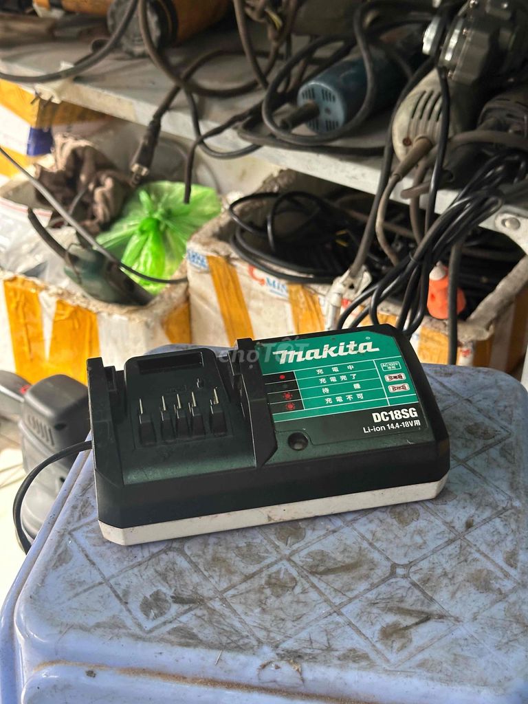 Sạc pin Makita DC18SG Nhật Bản. Mua bán Đồ chuyên dụng, Giống nuôi trồng tại Huyện Nhà Bè Tp Hồ Chí Minh được đăng bởi Văn Cường  hình 1