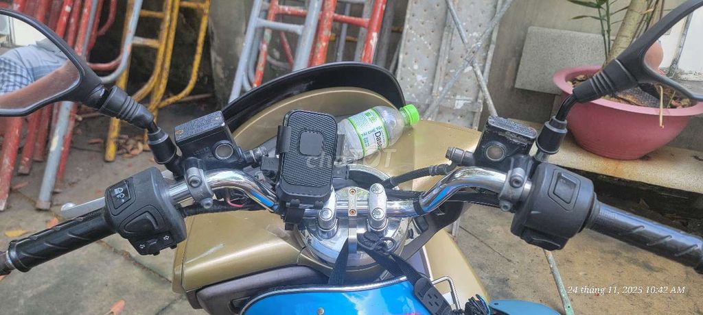 Honda PCX Vàng đồng. Mua bán Xe máy tại Quận Gò Vấp Tp Hồ Chí Minh được đăng bởi Nguyễn Thế Hiển hình 3