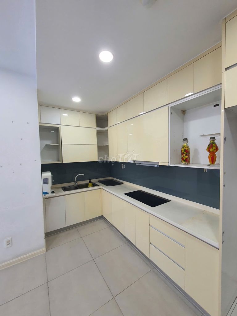 Nhà Block A , Q.10, view nội khu, 71m2 (2PN + 2WC), Có Sổ Hồng