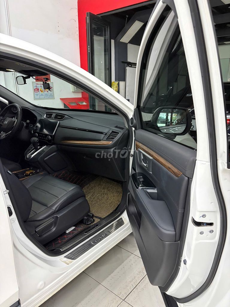 Honda CR V 2023 G - 13000 km. Mua bán Ô tô tại Quận Tân Phú Tp Hồ Chí Minh được đăng bởi Dai hình 5