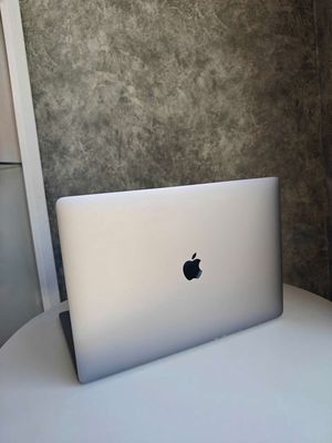 Macbook pro 15 core i9 ram 16gb SSD 512gb 15in 4G. Mua bán Laptop tại Thành phố Thuận An Bình Dương được đăng bởi tanphan