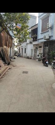 Bán nhà gần trung tâm quận Long biên,3pn, sổ đỏ chính chủ. Mua bán nhà ở tại Quận Hoàng Mai Hà Nội được đăng bởi phát Trần