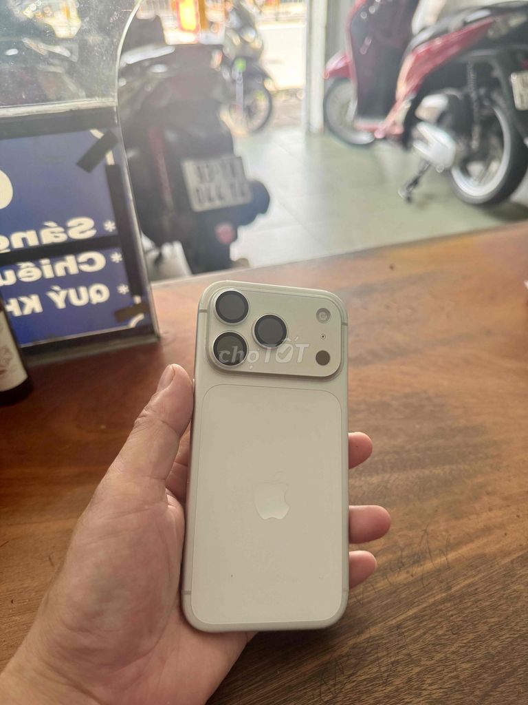 Iphone17pro Bản Quốc tế Z/A mới đẹp 99,9%. Mua bán Điện thoại tại Quận Bình Tân Tp Hồ Chí Minh được đăng bởi Đức Khôi hình 1