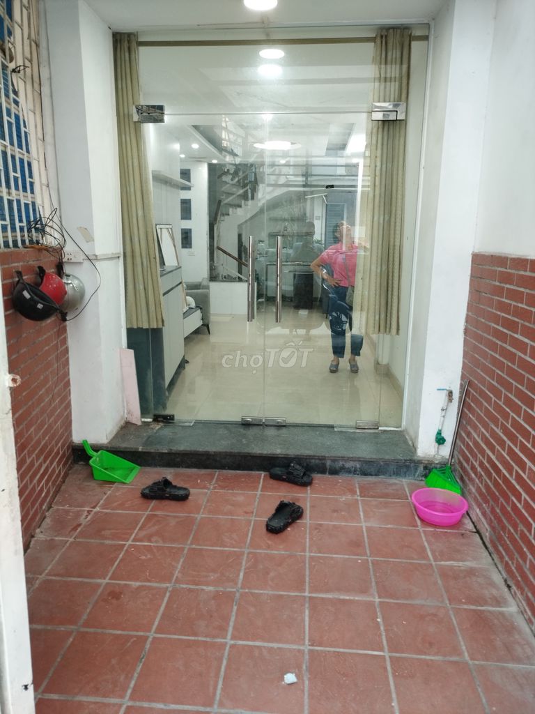 Cho thuê nguyên nhà ngõ 387 vũ tông phan