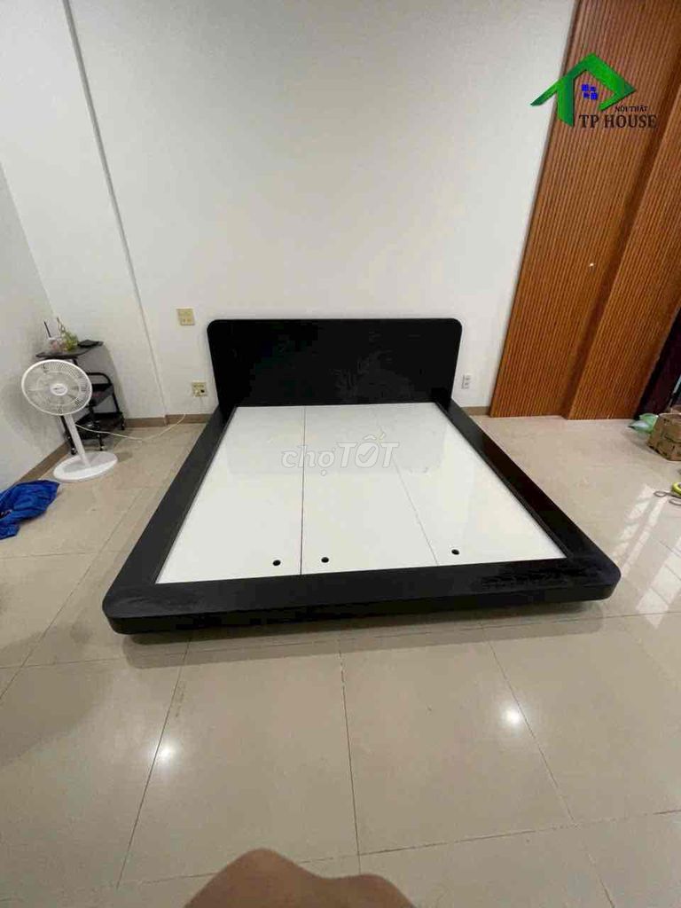 Giường ngủ Gỗ Đen 1m8x2m Mới 99%. Mua bán Giường, chăn ga gối nệm tại Quận Ngũ Hành Sơn Đà Nẵng được đăng bởi Lê Duy hình 1