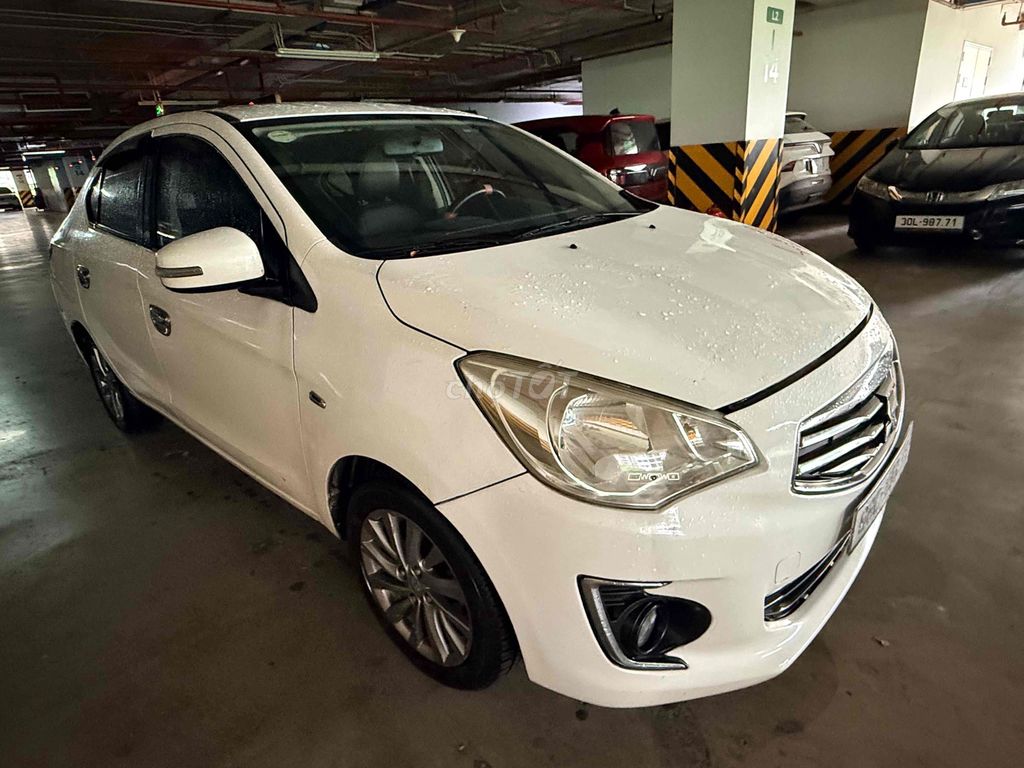 Mitsubishi Attrage 2015 механика, белый