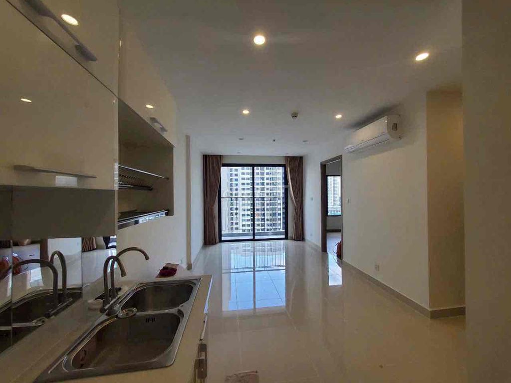 CHO THUÊ CĂN HỘ VINHOMES GRAND PARK 2PN BẾP RÈM