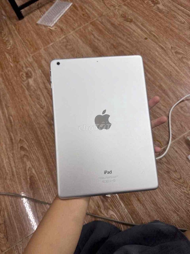 ipad air,16g,màn ám nhẹ, ios 12, sài wifi. Mua bán Máy tính bảng tại Thành phố Thủ Dầu Một Bình Dương được đăng bởi Phước Mobile hình 1