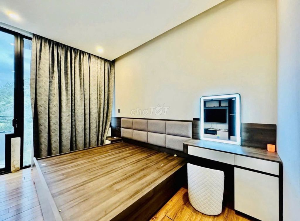 Furnished 3-storey house with garden in Nam Việt Á — photo 3