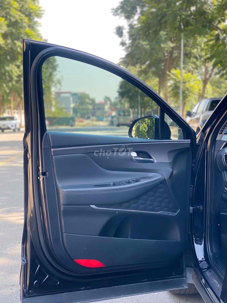 Hyundai Santa Fe 2019 2.2L - 78000 km. Mua bán Ô tô tại Quận Long Biên Hà Nội được đăng bởi Xuân Car hình 9