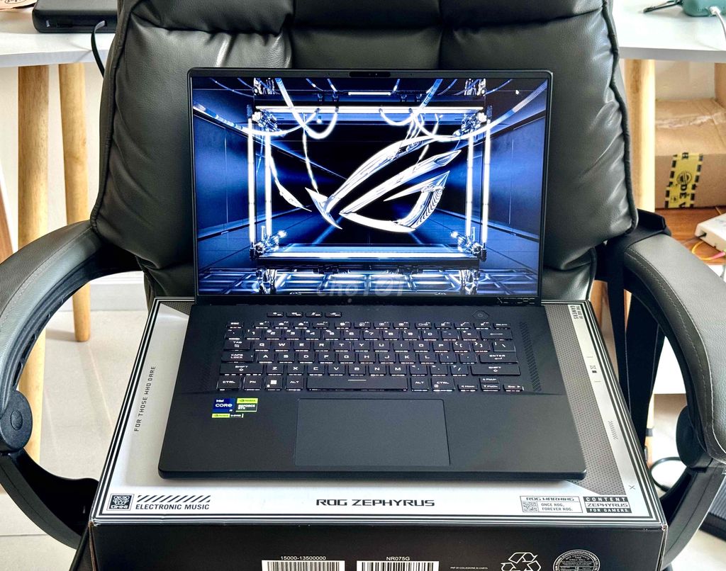 ROG Zephyrus M16 Anime Matrix i9 RTX 4090 Mini LED