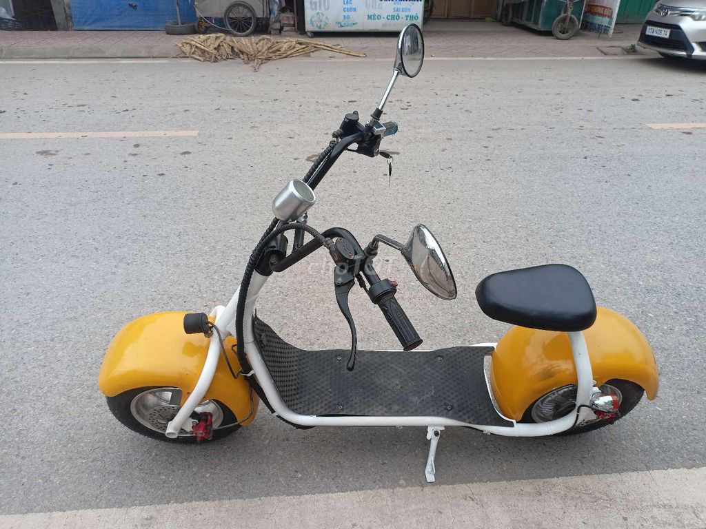 Xe máy điện Vàng, Trắng Đã sử dụng. Mua bán Xe điện tại Quận Hoàng Mai Hà Nội được đăng bởi lâm hình 2