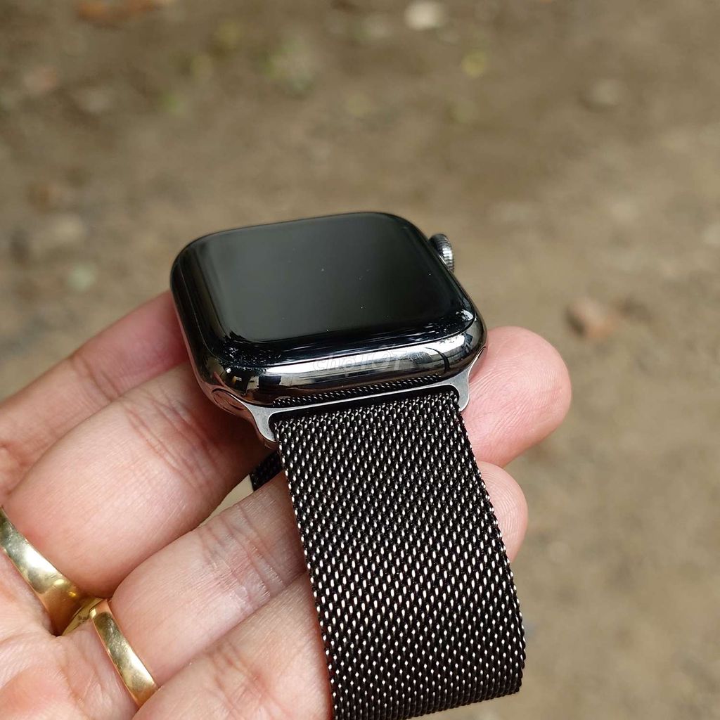 Apple Watch series 9 bản thép 45mm xài được sim VN