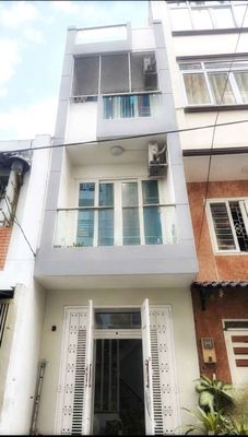 Nhà phố 27 m² · 2 PN · Đường Trần Văn Ðang