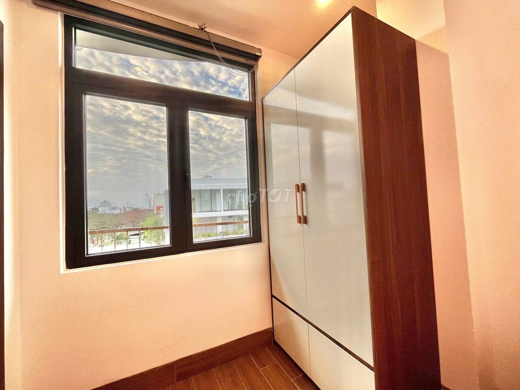 Sea-view 2-bedroom apartment a walk from the beach — photo 12