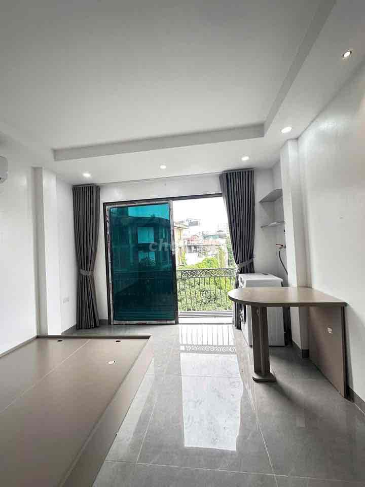 Căn Hộ Ban Công-Máy Giặt Riêng-Mới Xây-Full Nội Thất-Hoà Bình-30m2