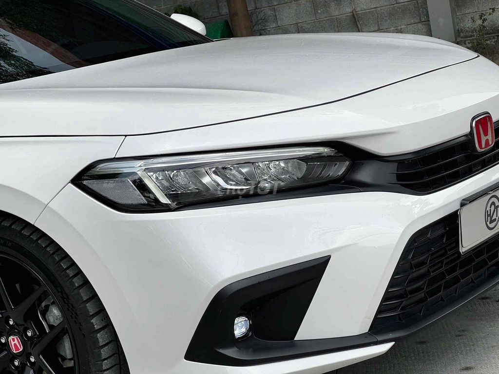 Honda Civic 1.5G 2023 белый 38 000 км