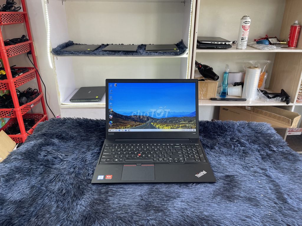 LENOVO (I5-7200U RAM 8GB SSD 240GB RX 550 15.6"HD)