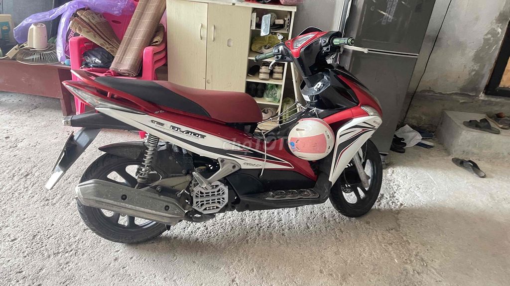 xe Airblade  của honda dung tích 110 fi  2012. Mua bán Xe máy tại Huyện Thuỷ Nguyên Hải Phòng được đăng bởi hướng hình 1