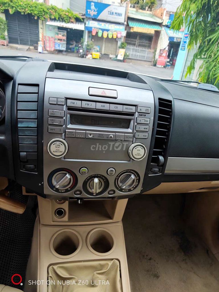 FORD EVEREST 2.5 MT,số sàn,máy dầu,5 chỗ,2012,Đep. Mua bán Ô tô tại Quận Tân Bình Tp Hồ Chí Minh được đăng bởi Nam hình 13