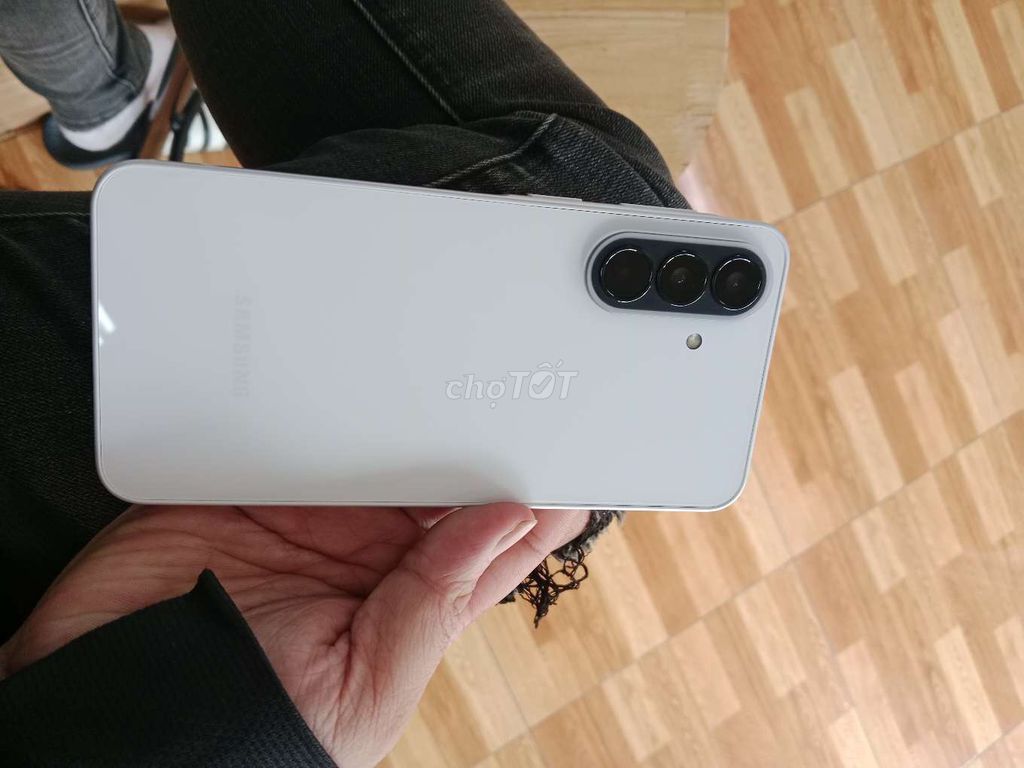 Samsung A37 5G 8GB/128GB Trắng Like New. Mua bán Điện thoại tại Quận 6 Tp Hồ Chí Minh được đăng bởi Lâm hình 1