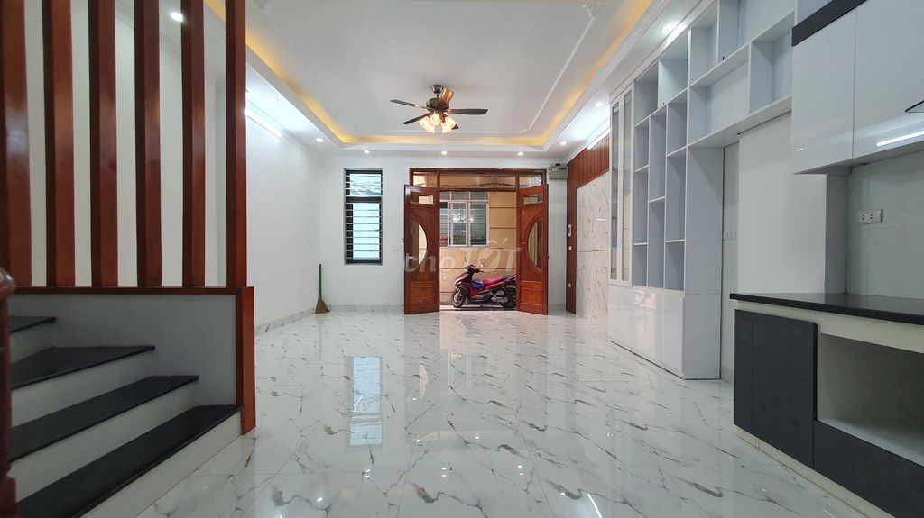 Bán nhà Kim giang 50m² x 5 tầng, hiện đại, mới, ở luôn, giá 7.3 tỷ,oto