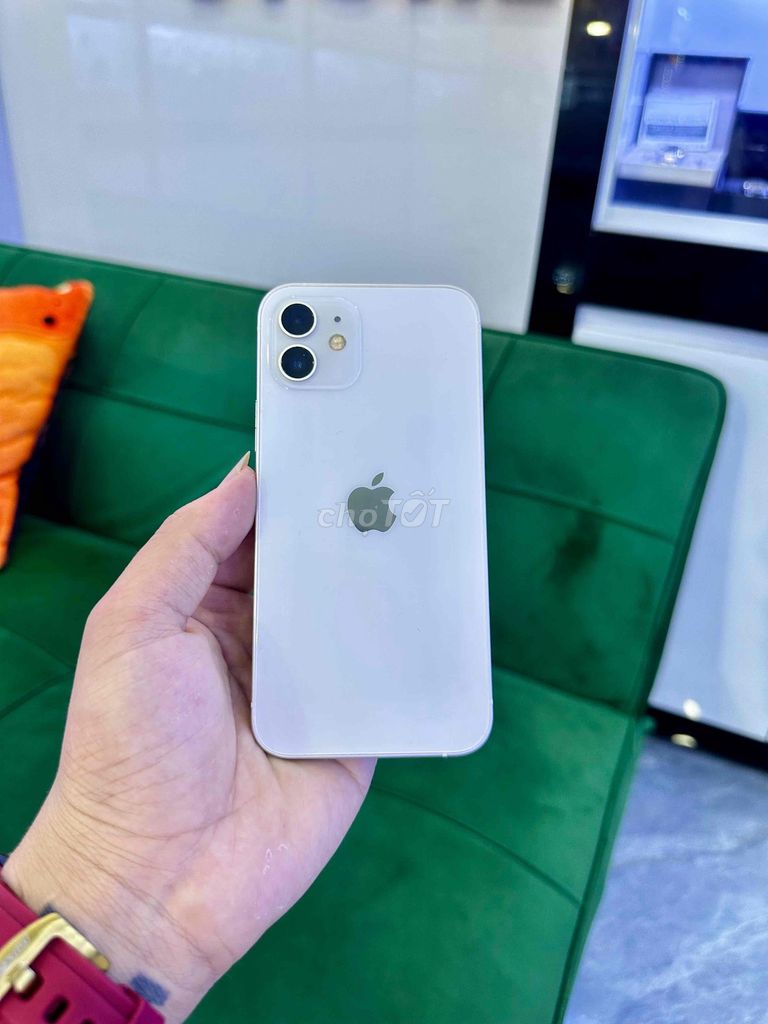 Apple iPhone 12 64GB Trắng. Mua bán Điện thoại tại Thành phố Thủ Dầu Một Bình Dương được đăng bởi Thành  hình 1