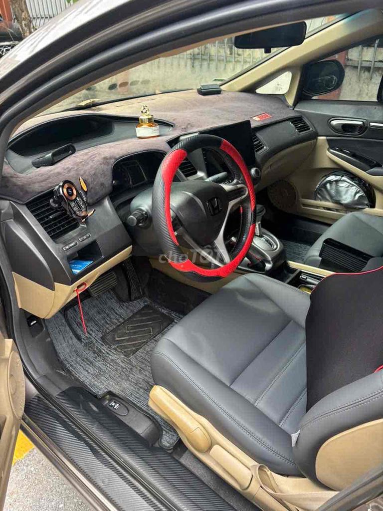 Honda Civic 2011 АКПП — вложено в интерьер и ТО 30 млн