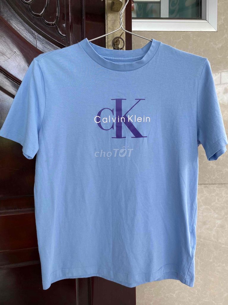 Áo phông nữ Calvin Klein Cotton. Chính hãng. Mua bán Quần áo tại Huyện Châu Thành Tiền Giang được đăng bởi Trần Quỳnh hình 1