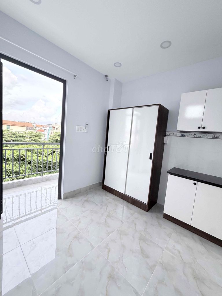 Phòng studio Phạm Huy Thông (Mới 100%)