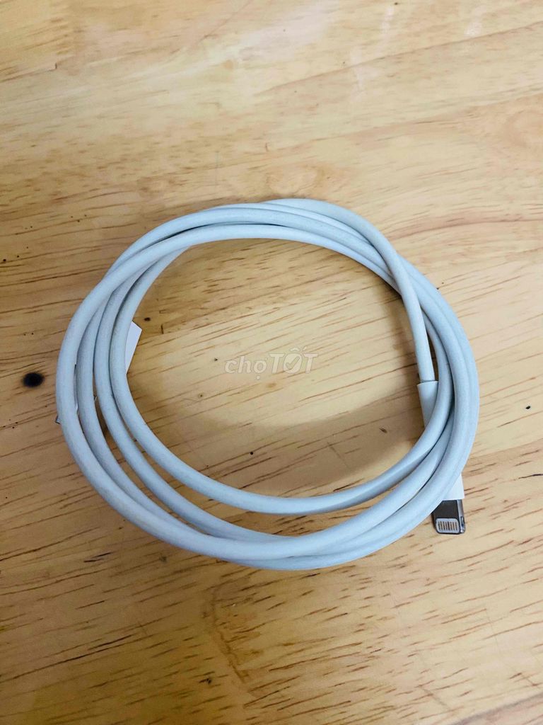 Cáp sạc Apple USB to Lightning Trắng cũ. Mua bán Phụ kiện (Màn hình, Chuột...) tại Thành phố Thủ Đức Tp Hồ Chí Minh được đăng bởi Tạ Trinh hình 1