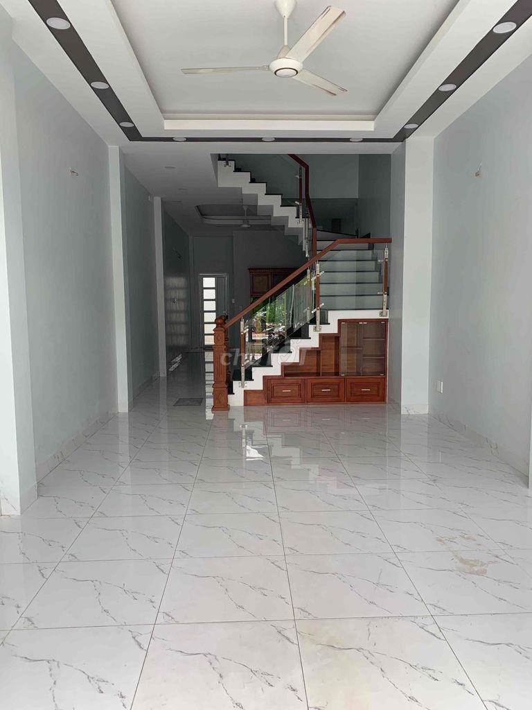 Аренда · 4 комн. · 80 м² · Quận 8, ул. Đường Trần Thị Ngôi