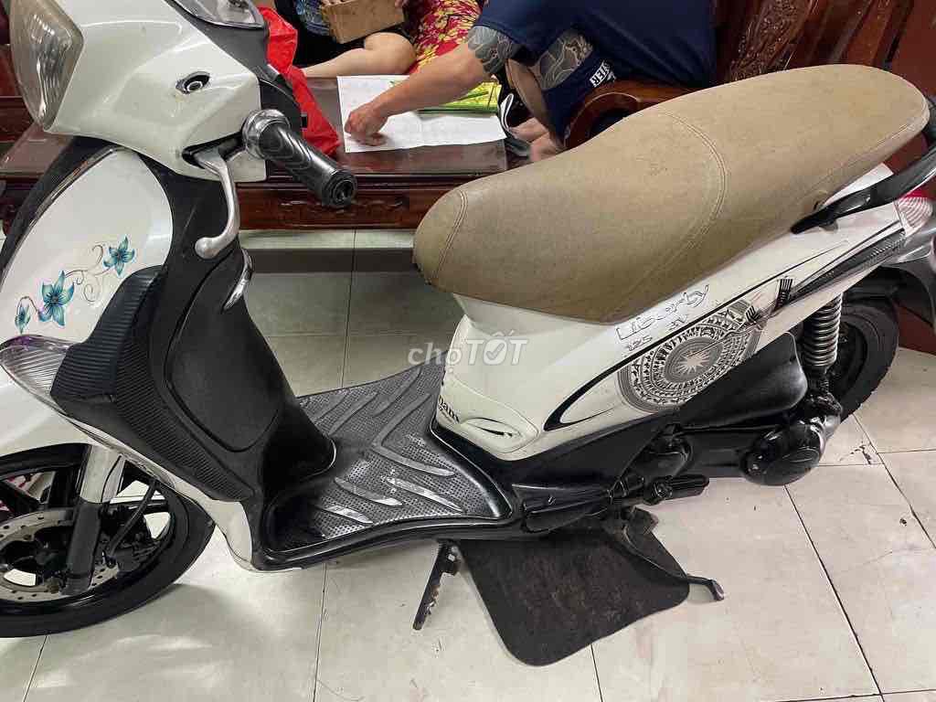 Белый бензин Piaggio Liberty Fi