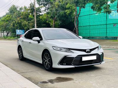 Toyota Camry 2.0Q 2021 - 66000 km. Mua bán Ô tô tại Thành phố Thủ Dầu Một Bình Dương được đăng bởi trần thị khánh huyền 